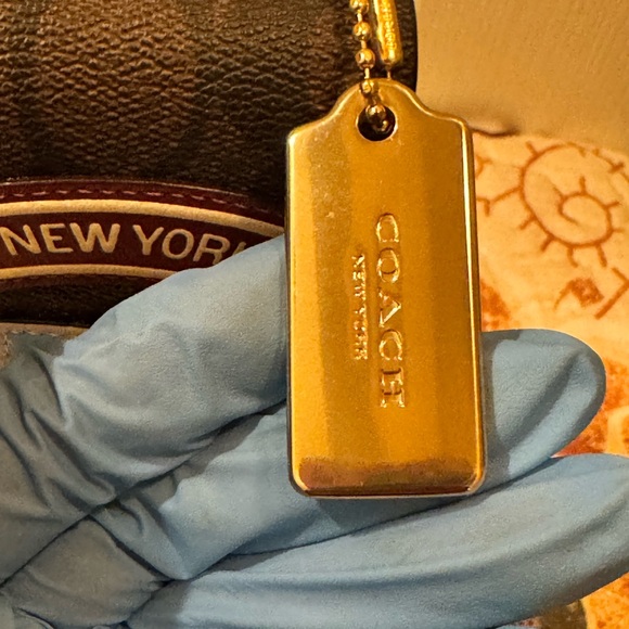 Coach Klare Crossbody Bag In Signature Canvas With Ski Patches - Picture 10 of 12